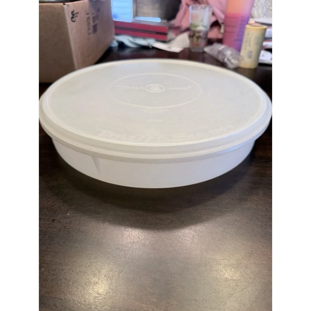 Vintage Tupperware Pie Carrier Round Lid 224-9 242-1